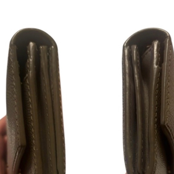 Burberry Wallet Excellent Condition - Picture 7 of 8